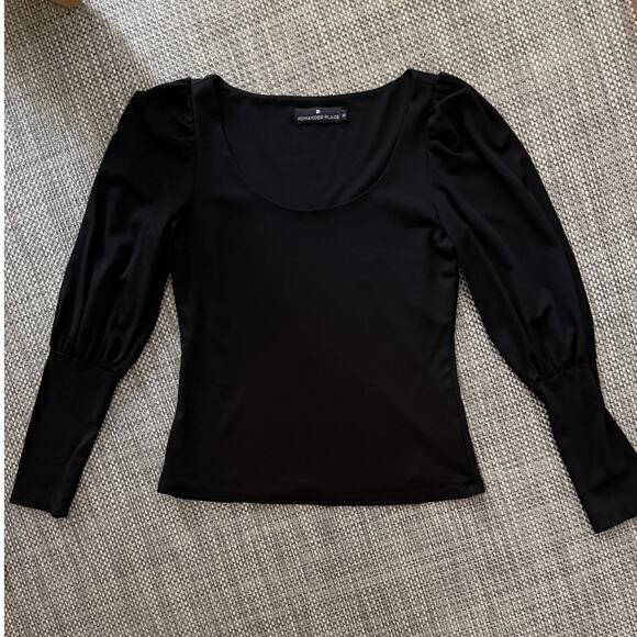 POMANDER PLACE TUCKERNUCK Riley Scoop Neck Puffed Shoulder Bishop Top XS BLACK - Picture 2 of 7
